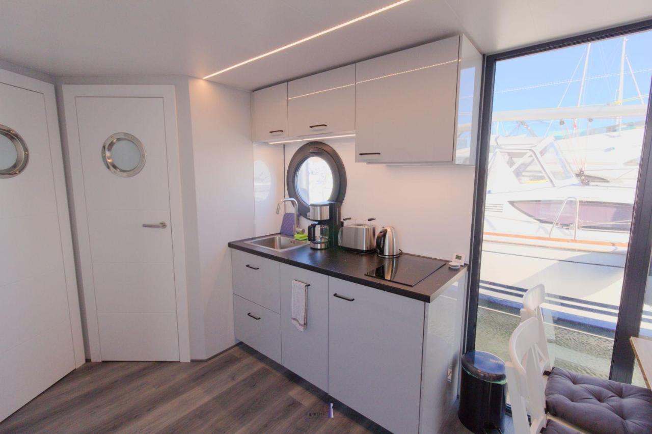 Hausboot Fjord Lacerta Mit Dachterrasse In Wendtorf Экстерьер фото